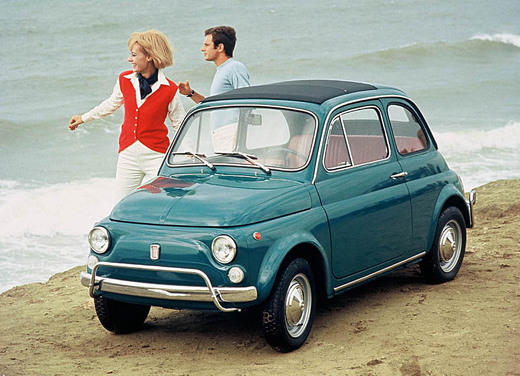 fiat_500_in_riva_al_mare.jpg