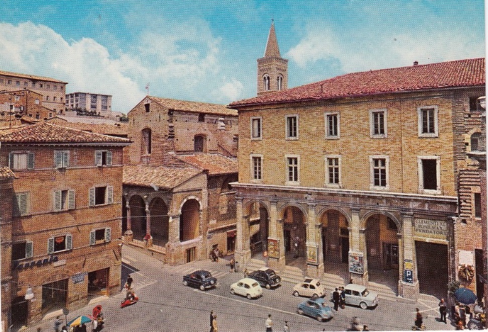83ANURBINO1.jpg