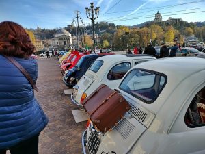 Le 500 a Natale in Giostra a Torino