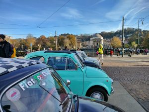 Le 500 a Natale in Giostra a Torino