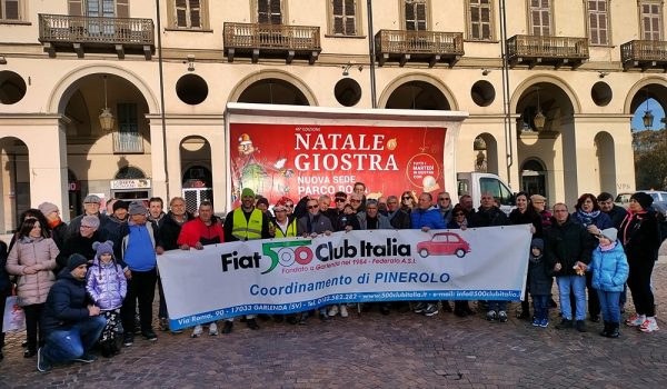 Le 500 a Natale in Giostra a Torino