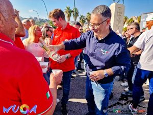 Napoli, le 500 sul Lungomare Caracciolo