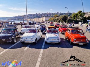 Napoli, le 500 sul Lungomare Caracciolo