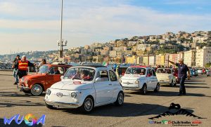 Napoli, le 500 sul Lungomare Caracciolo