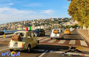 Napoli, le 500 sul Lungomare Caracciolo