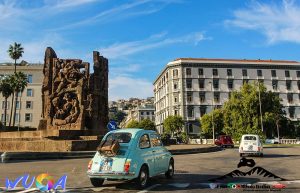 Napoli, le 500 sul Lungomare Caracciolo