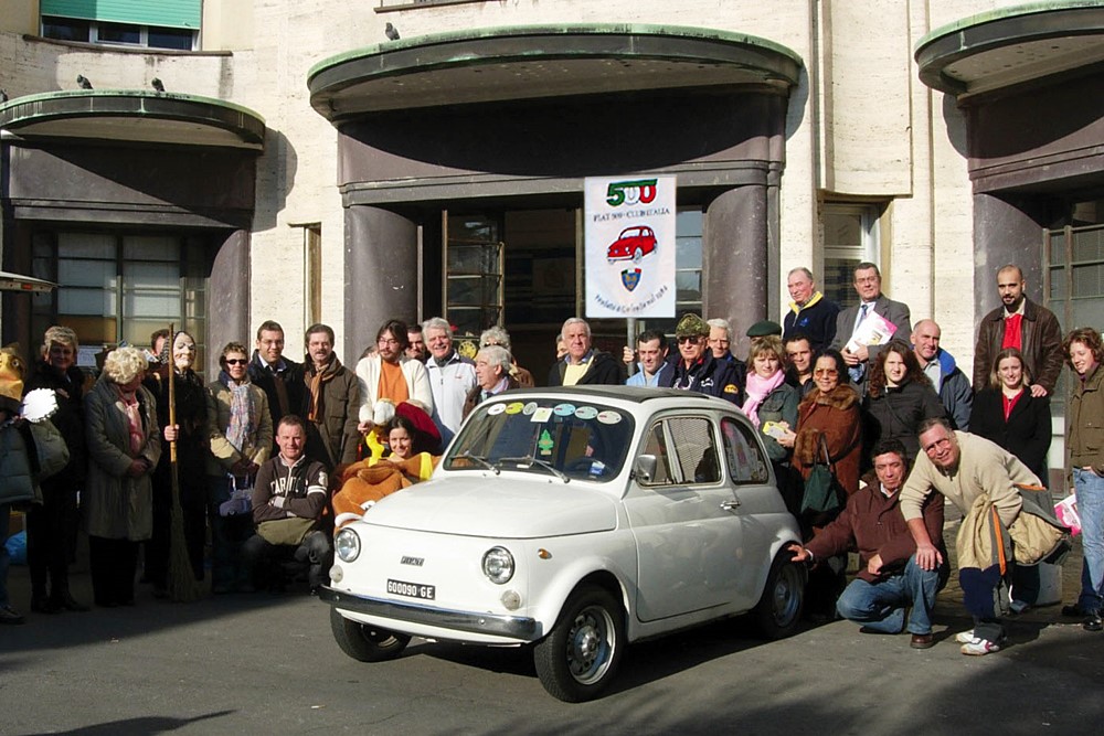 I cinquecentisti davanti al Gaslini in occasione della Befana